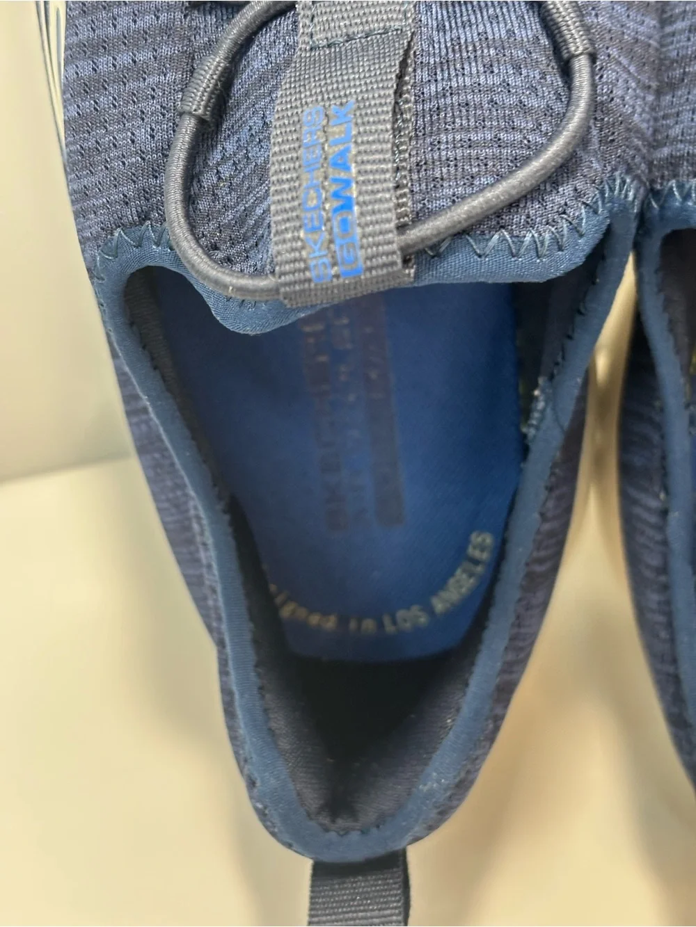 Skechers go walk